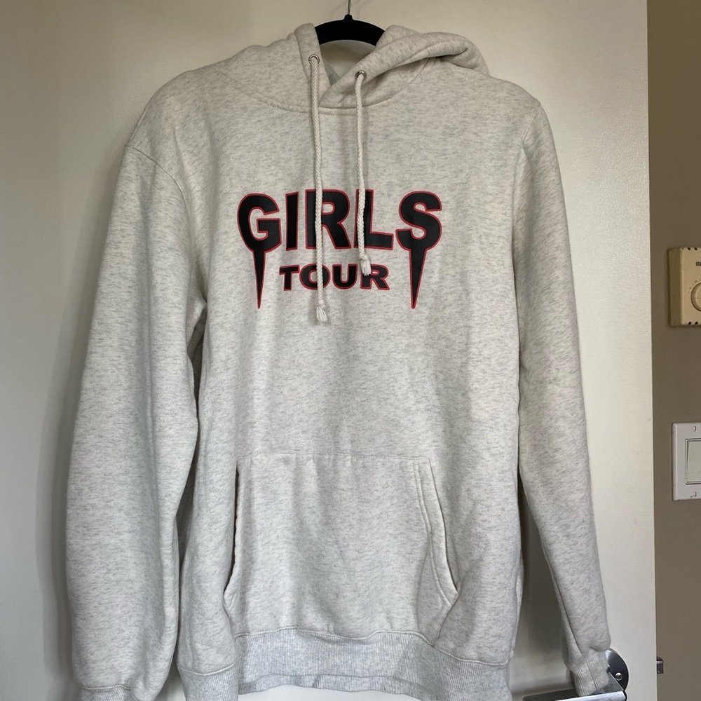 GIRLS TOUR hoodie